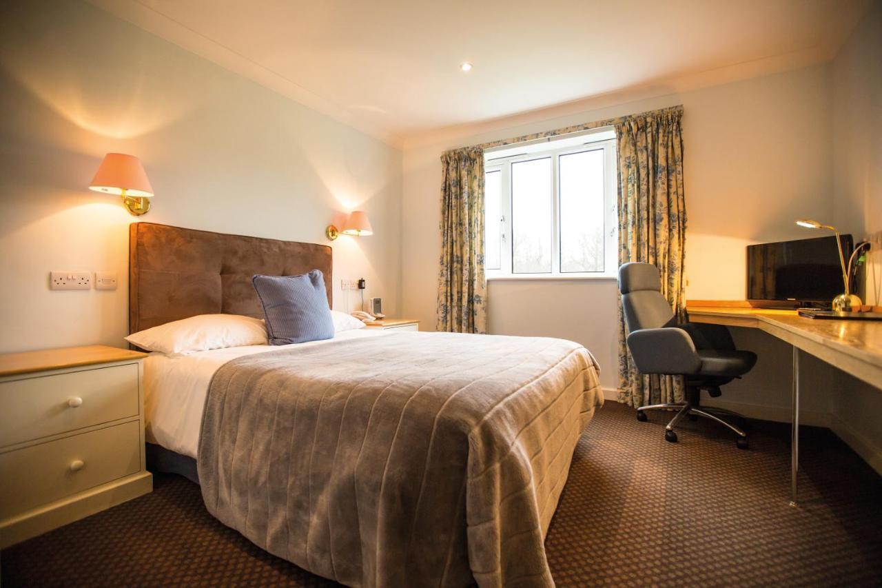 Woodside Hotel, Kenilworth - Warwick ภายนอก รูปภาพ
