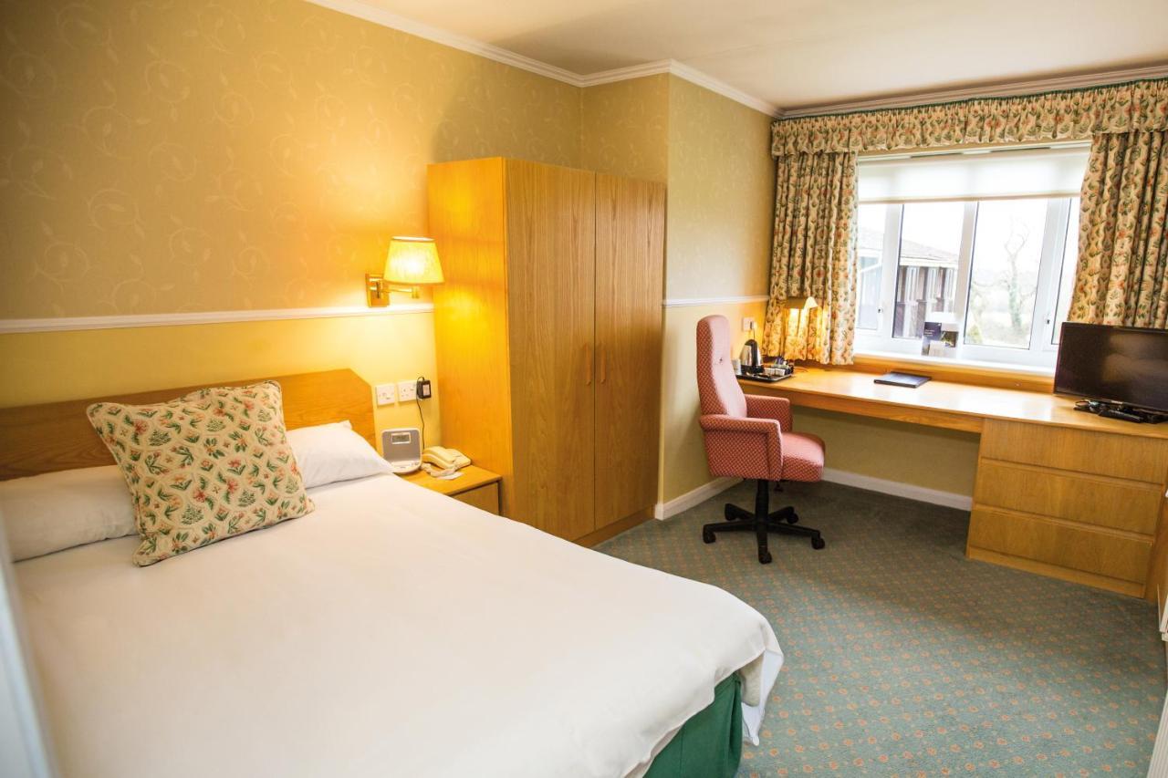 Woodside Hotel, Kenilworth - Warwick ภายนอก รูปภาพ